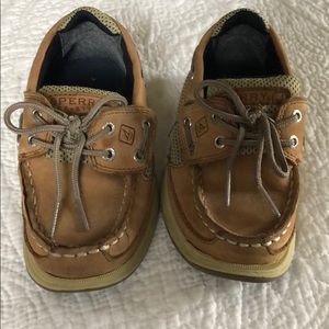 Like New Sperry Boy’s deck shoes size 9.5M